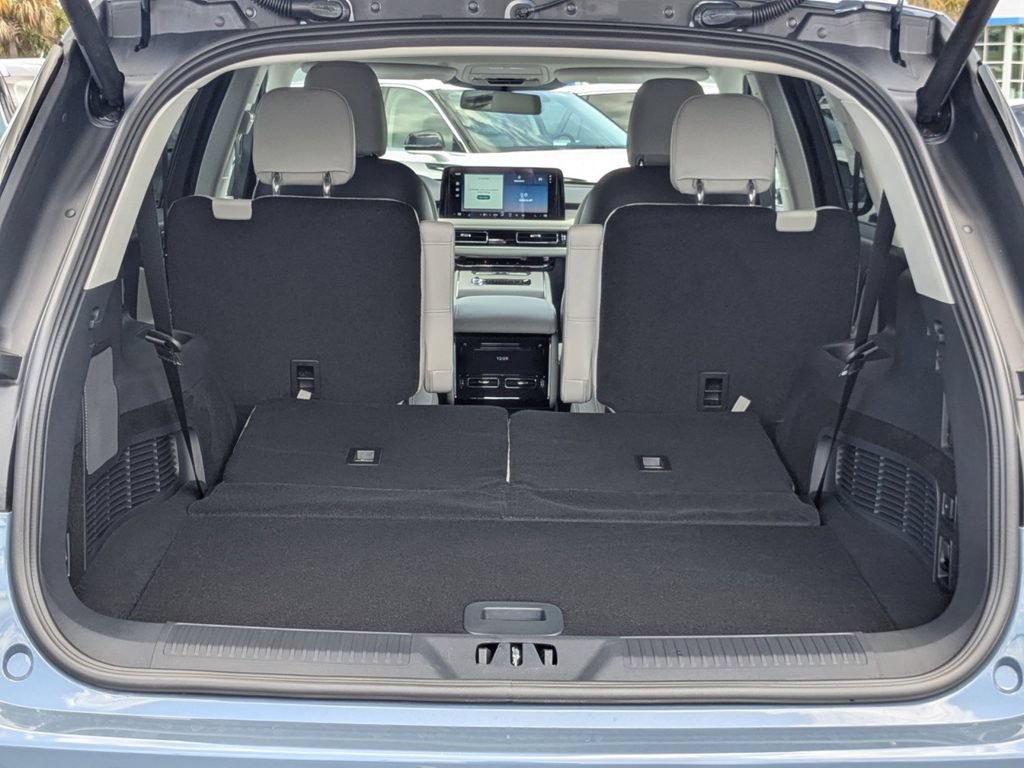New 2026 Lincoln Aviator Reserve w/ Illumination Package RWD image 13
