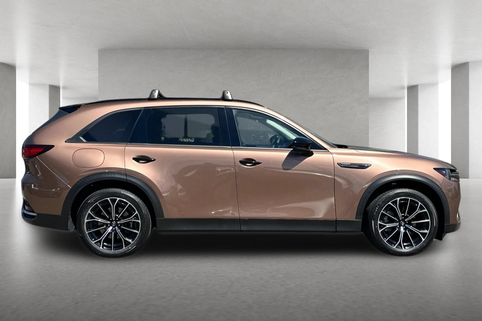 Certified 2025 MAZDA CX-70 Plug-In Hybrid w/ Premium Pkg AWD/4WD image 3