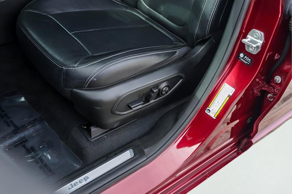 Used 2022 Jeep Grand Cherokee Overland image 11