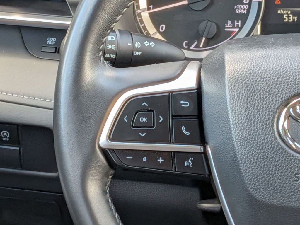 Used 2025 Toyota Highlander LE image 19