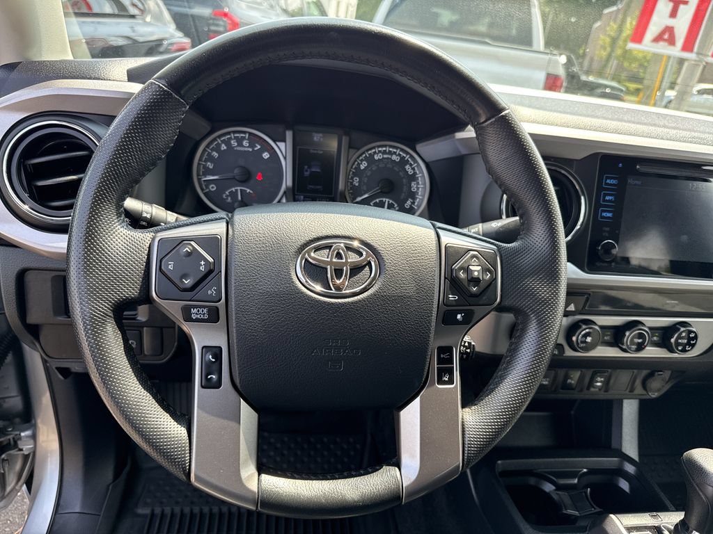 Used 2018 Toyota Tacoma SR5 AWD/4WD image 20