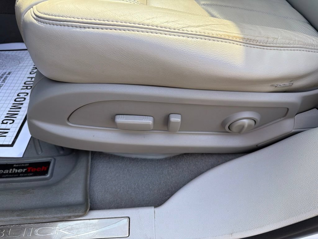 Used 2016 Buick Enclave Premium w/ Experience Buick Package FWD image 19