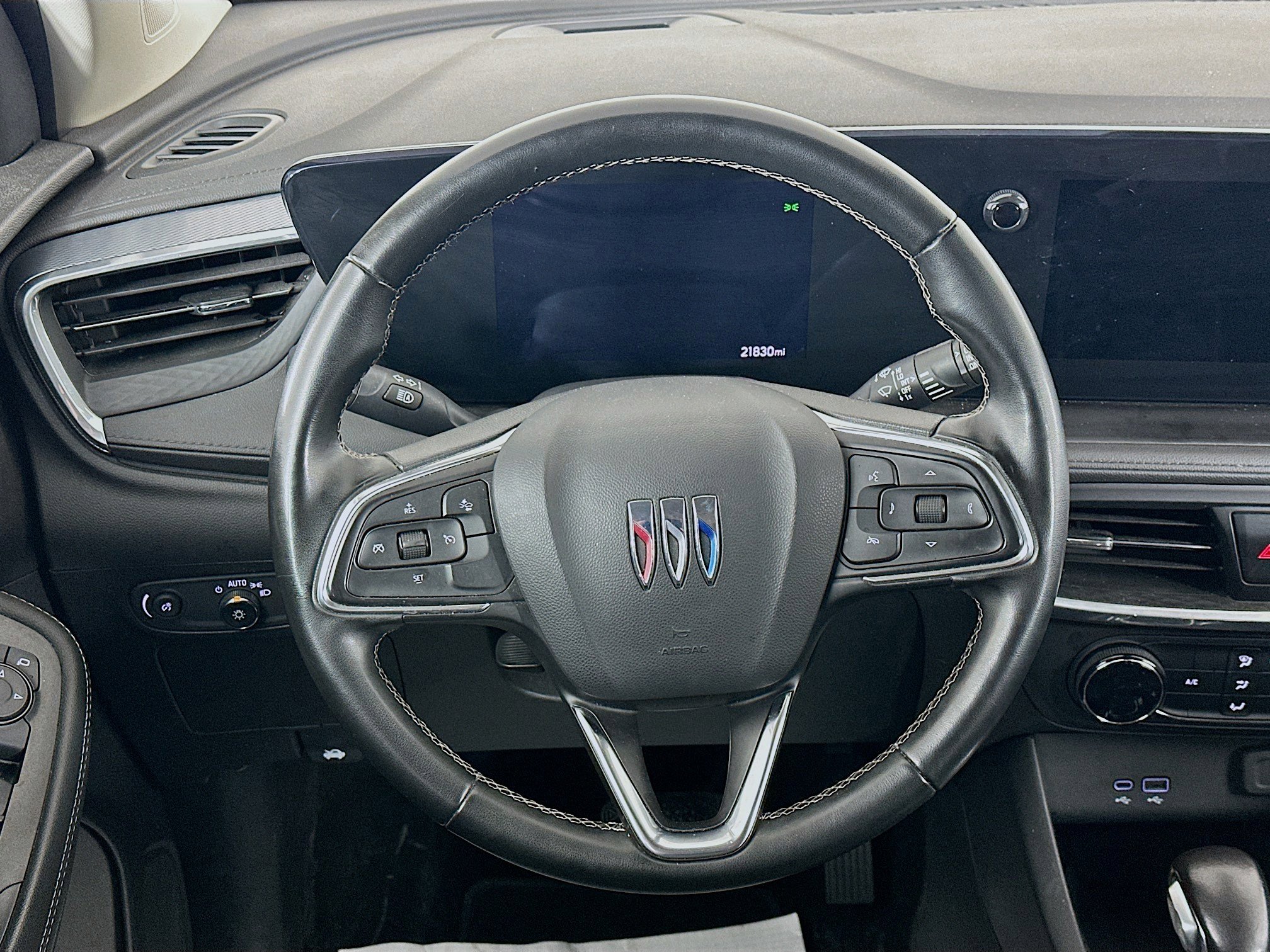 Used 2024 Buick Encore GX Preferred FWD image 18