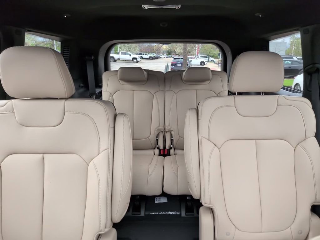 New 2026 Jeep Grand Cherokee L Limited AWD/4WD image 32