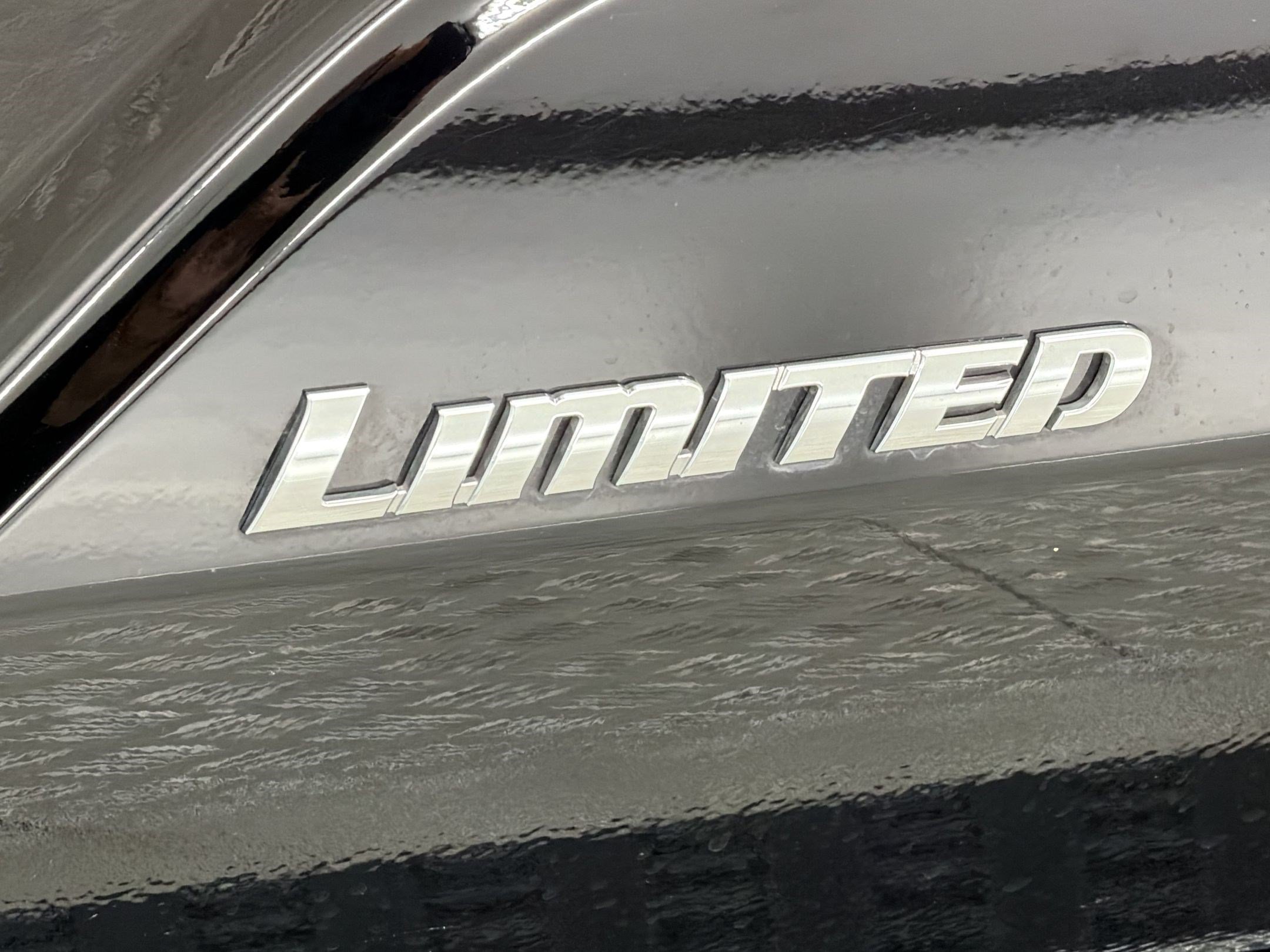 Used 2025 Toyota 4Runner Limited AWD/4WD image 34