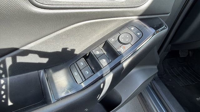 Used 2025 Nissan Rogue S image 20