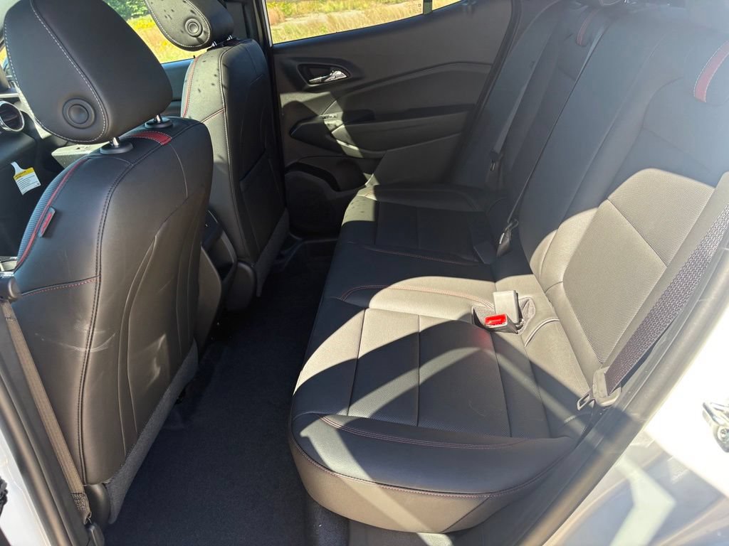 New 2026 Chevrolet Trax RS w/ Sunroof Package FWD image 40