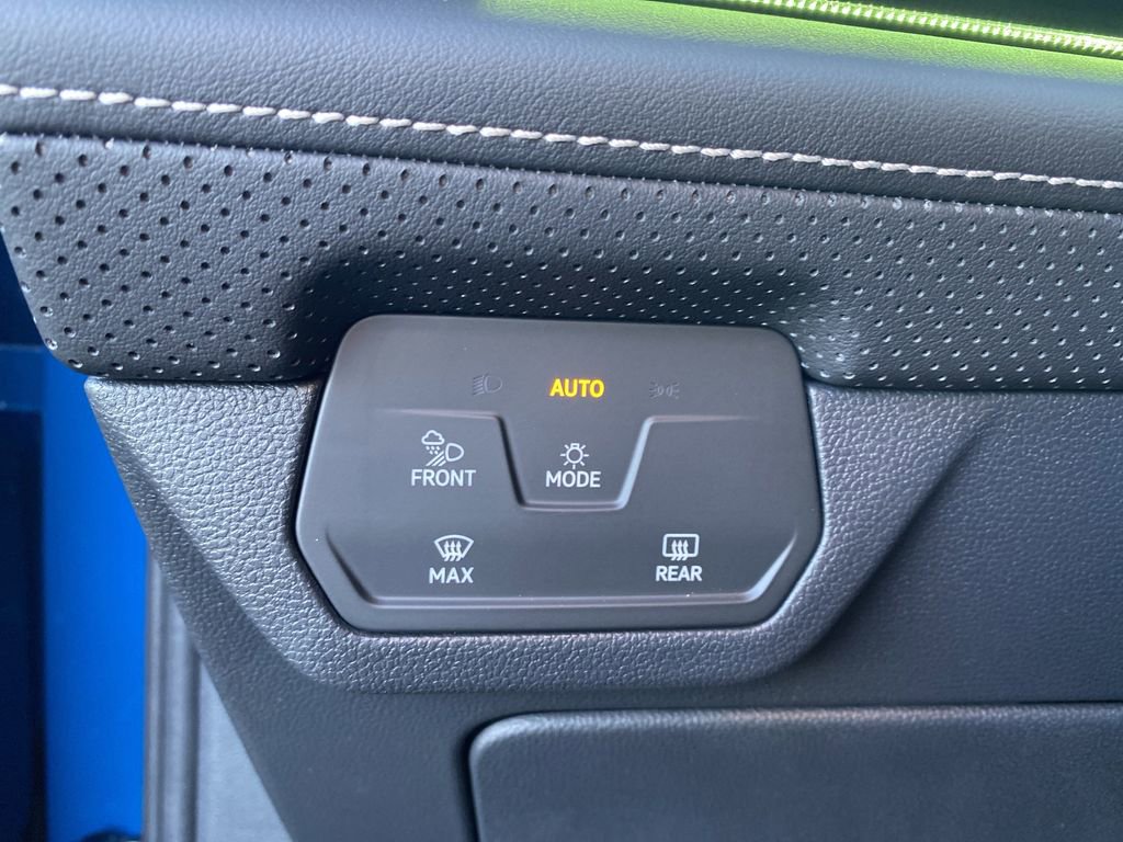 New 2026 Volkswagen Atlas Cross Sport SEL Premium R-Line image 28