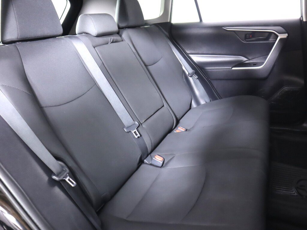Used 2021 Toyota RAV4 LE FWD image 37