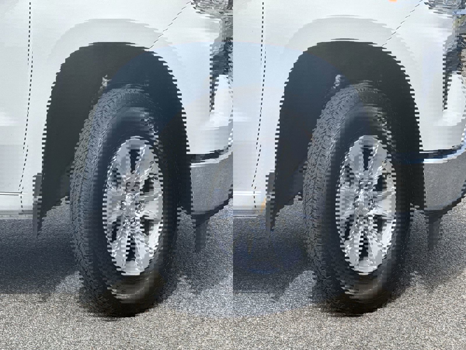 Used 2026 Chevrolet Silverado 1500 LT image 12