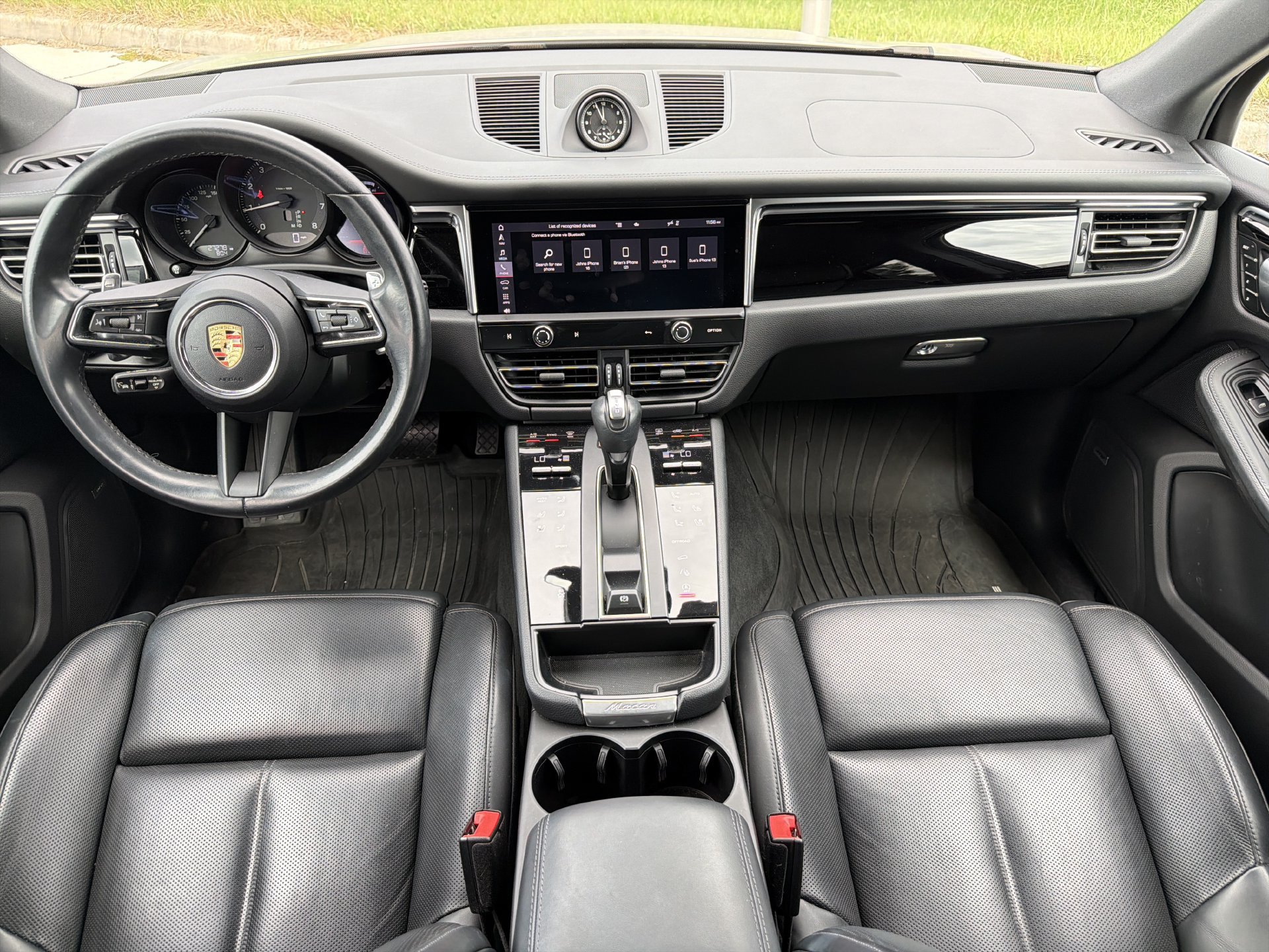 Used 2023 Porsche Macan Turbo AWD/4WD image 14