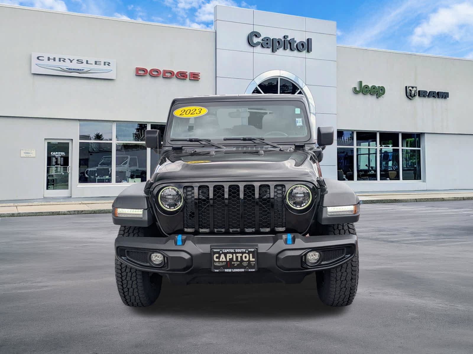 Used 2023 Jeep Wrangler Unlimited w/ Cold Weather Group AWD/4WD image 10