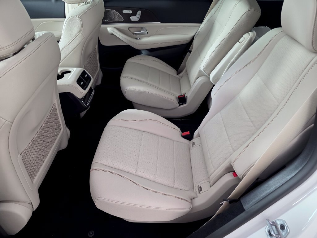 New 2027 Mercedes-Benz GLS 450 4MATIC image 11