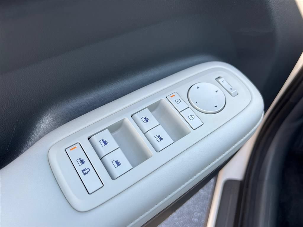 Used 2026 Hyundai Santa Fe SEL AWD/4WD image 15