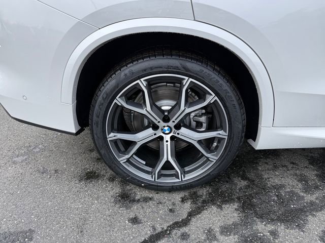 New 2026 BMW X5 xDrive50e w/ M Sport Package image 17