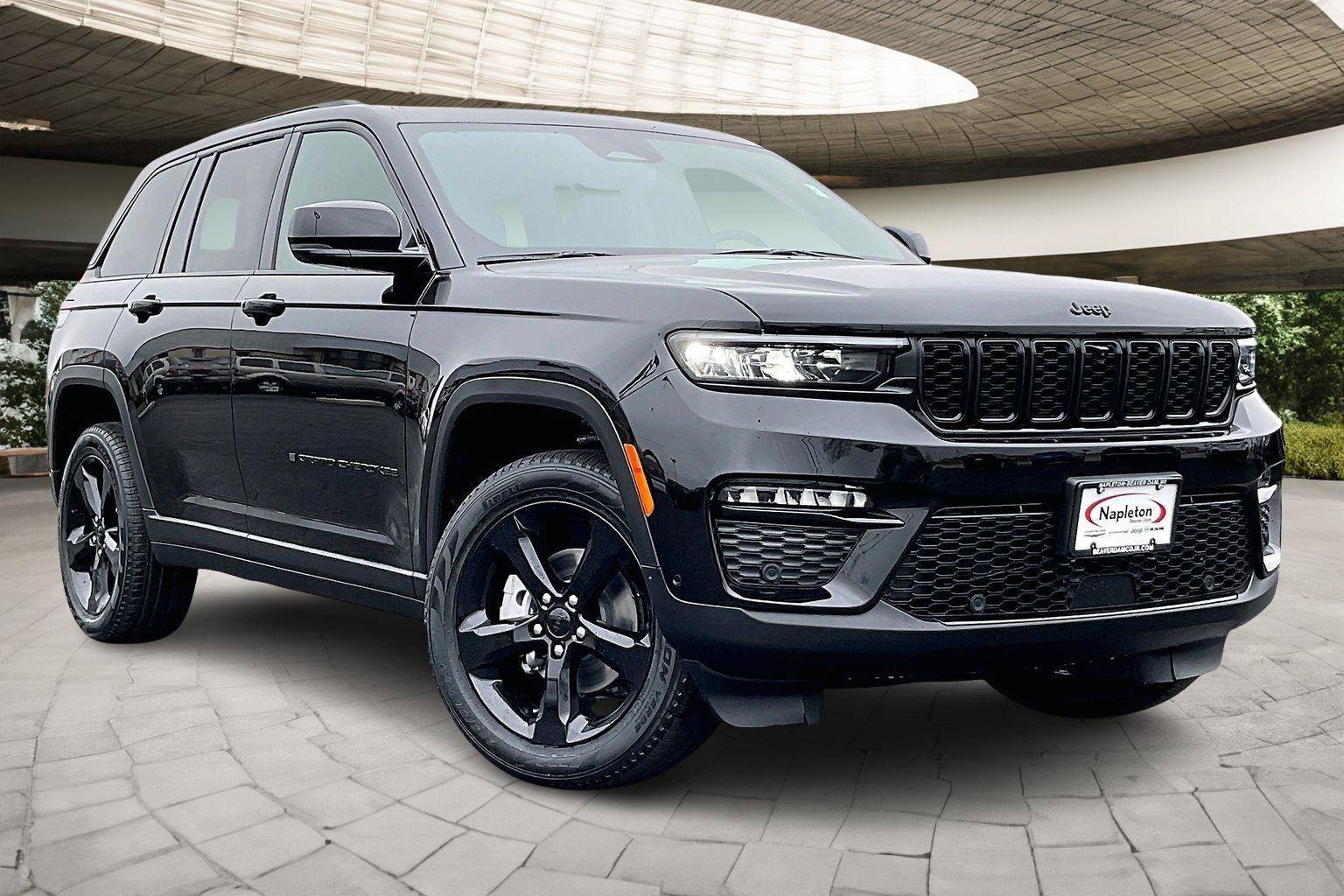 New 2025 Jeep Grand Cherokee Limited w/ Luxury Tech Group II AWD/4WD image 2