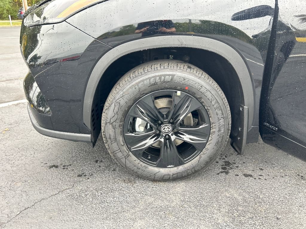 New 2025 Toyota Highlander XLE image 27