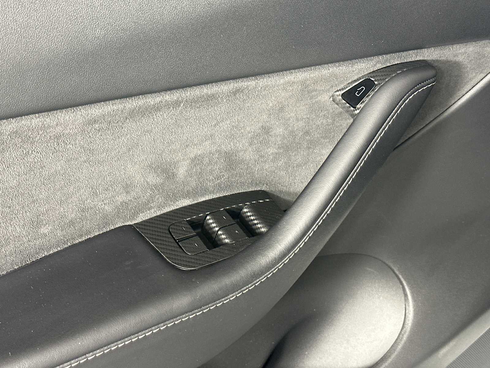 Used 2021 Tesla Model Y Long Range AWD/4WD image 11