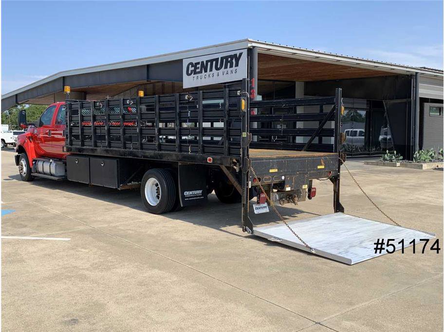 Used 2016 Ford F650 2WD Crew Cab Super Duty image 8