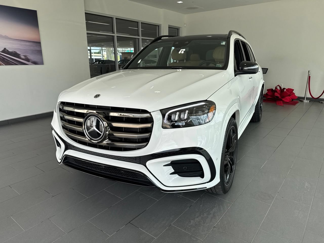 Used 2025 Mercedes-Benz GLS 450 4MATIC image 3