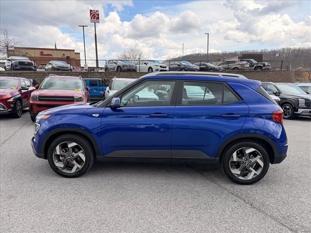 Certified 2024 Hyundai Venue Limited image 3