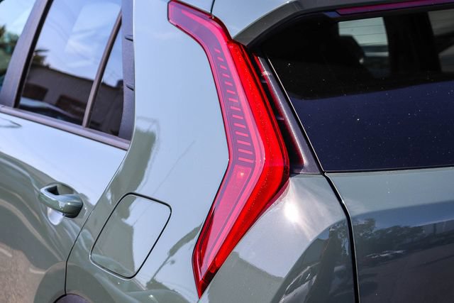 Certified 2025 Kia Niro EX FWD image 10