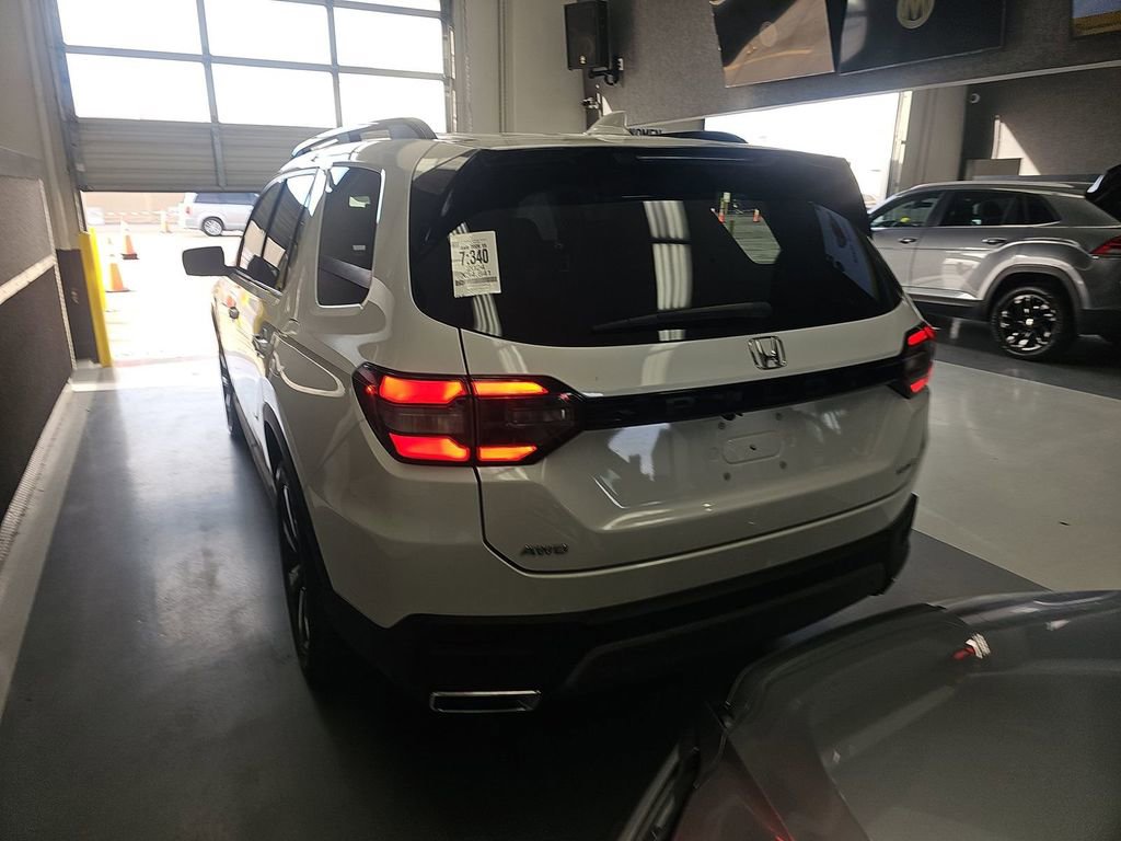 Used 2024 Honda Pilot Elite image 6