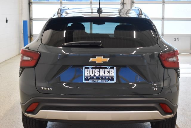 Used 2025 Chevrolet Trax LT w/ LT Convenience Package FWD image 11