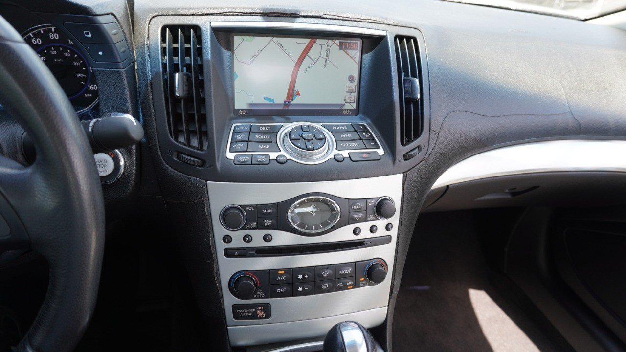Used 2010 INFINITI G37 Convertible w/ Premium Pkg RWD image 16