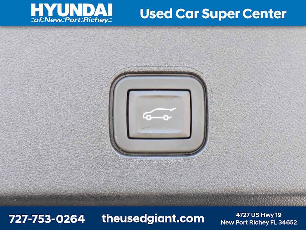 Used 2024 Cadillac Lyriq Luxury RWD image 13