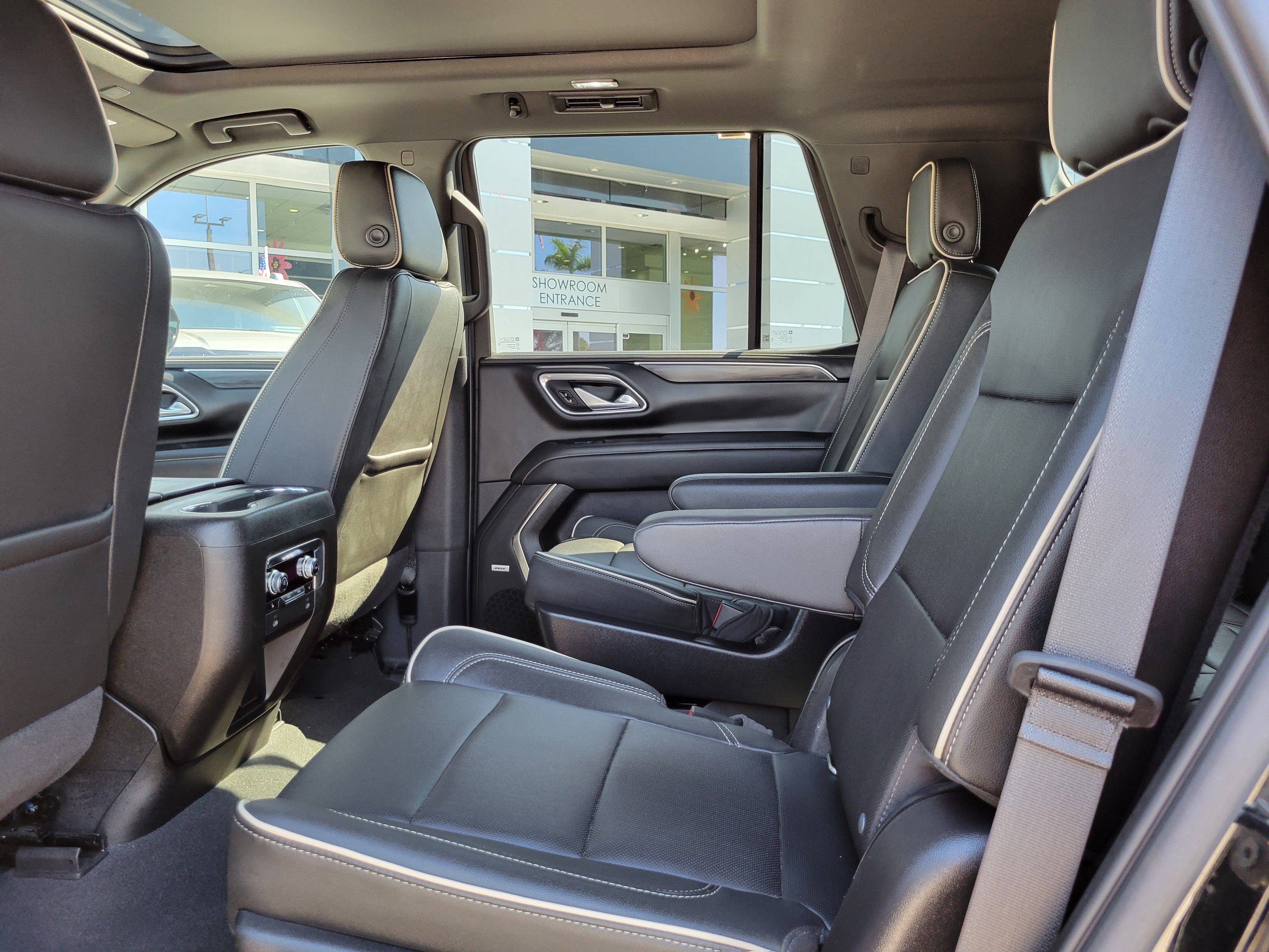 Used 2022 GMC Yukon SLT w/ SLT Premium Package RWD image 14