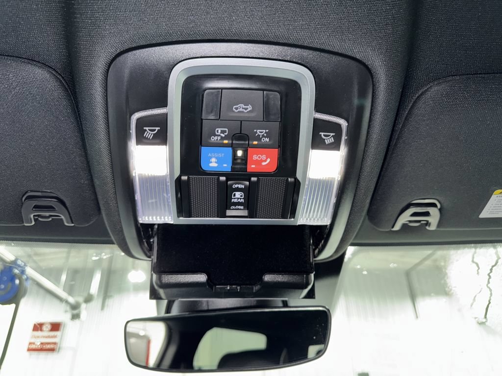 New 2025 RAM 2500 Laramie AWD/4WD image 22