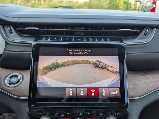 Used 2022 Jeep Grand Cherokee Summit w/ Adv Protech Group IV AWD/4WD image 9
