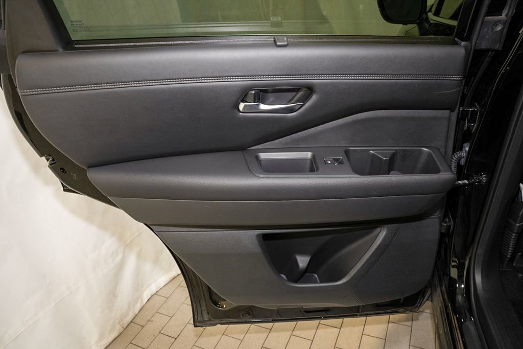 Certified 2024 Nissan Pathfinder Platinum w/ Cargo Package image 13