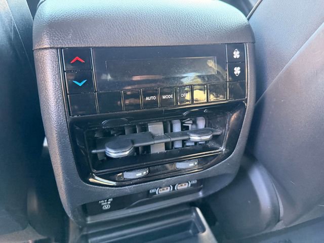 Used 2023 Jeep Grand Cherokee L Laredo AWD/4WD image 11