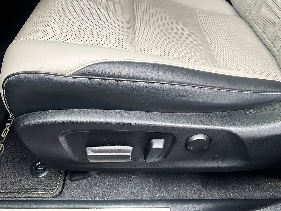 Used 2019 Lexus RX 350L AWD image 20