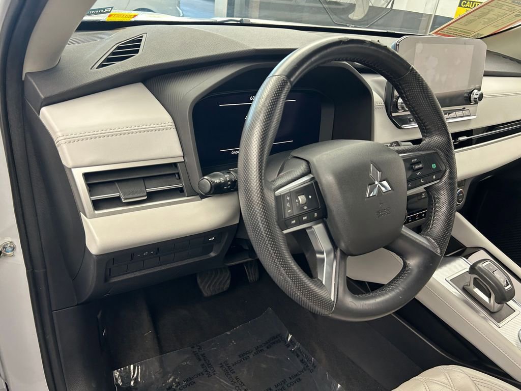 Used 2022 Mitsubishi Outlander SEL image 16