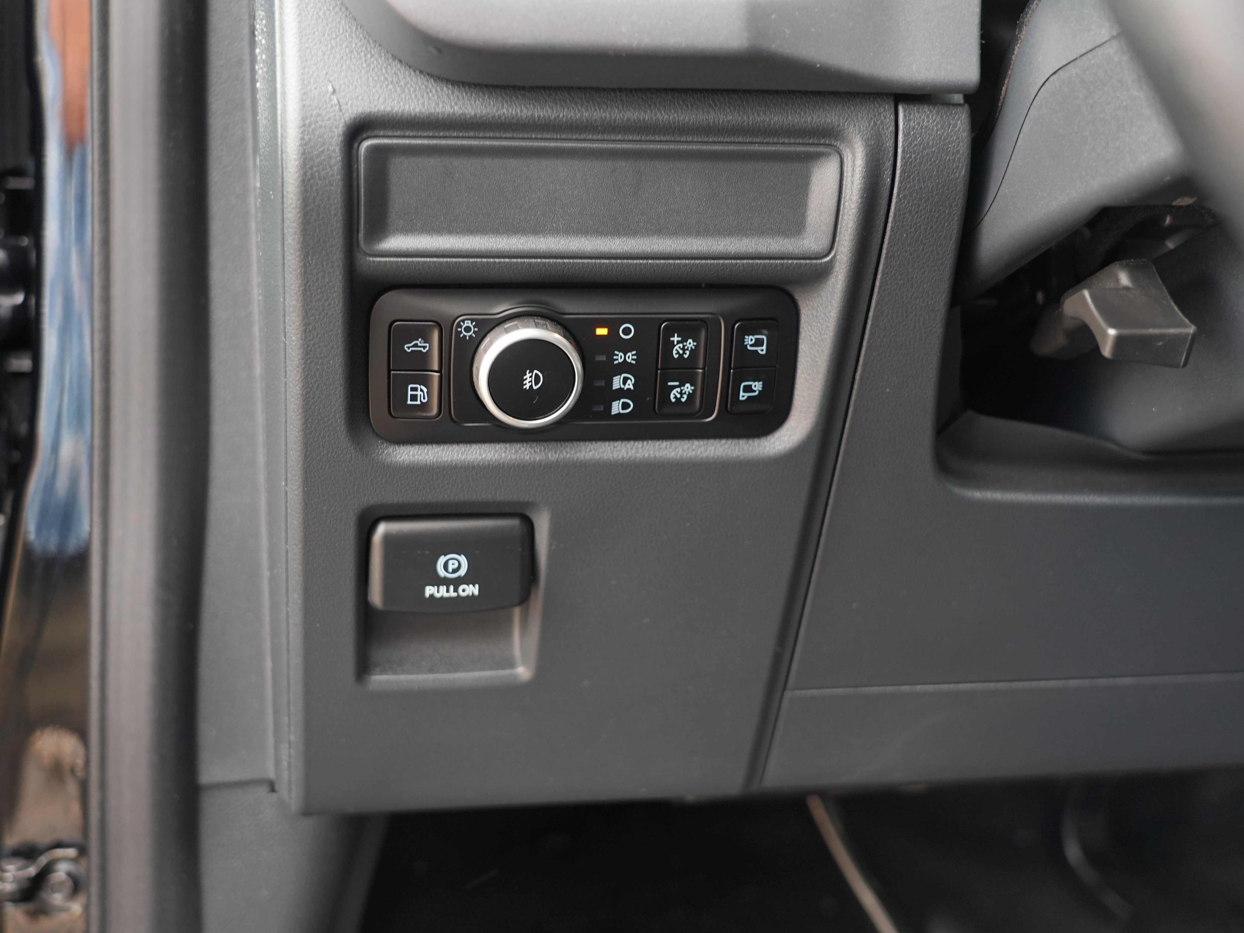 Used 2025 Ford F150 XLT w/ Equipment Group 302A MID AWD/4WD image 19