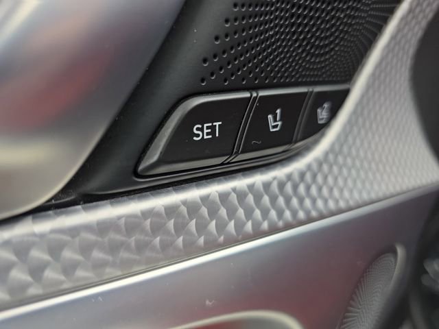 Used 2022 Genesis G70 3.3T Launch Edition image 25