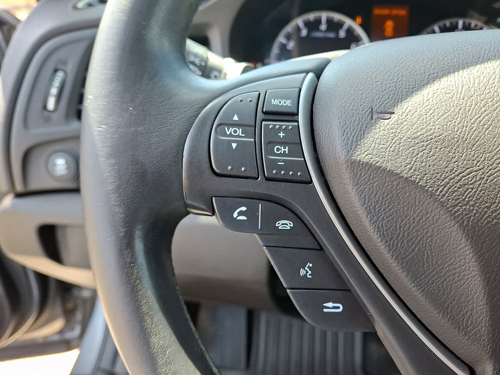 Used 2013 Acura ILX w/ Technology Package FWD image 24