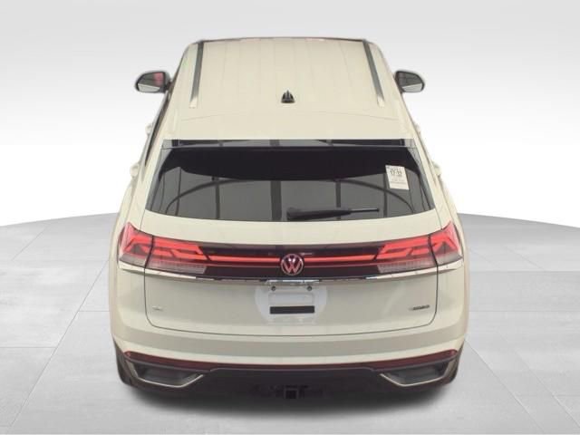 Used 2025 Volkswagen Atlas Cross Sport SE image 4