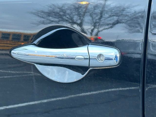 Used 2021 Nissan Armada SL image 13