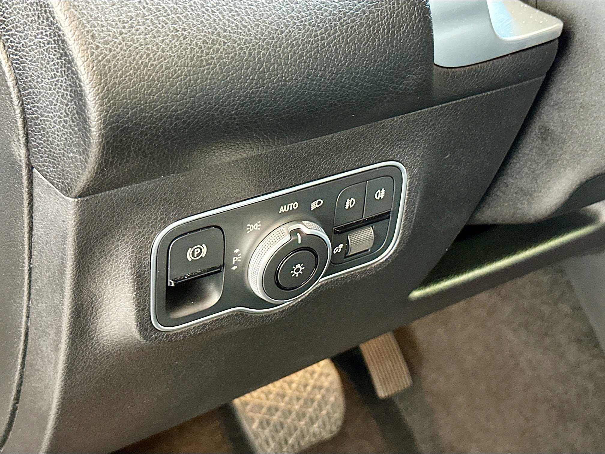 Used 2024 Mercedes-Benz GLB 250 image 10