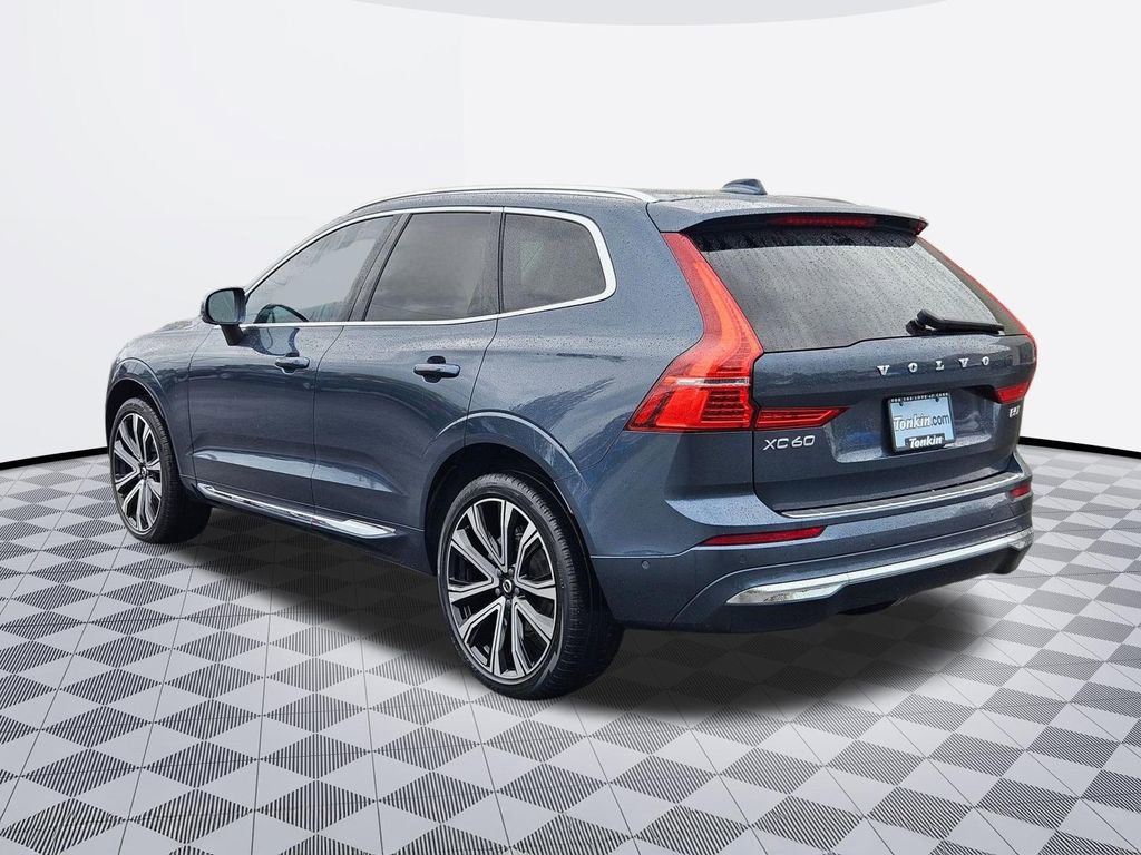 Used 2023 Volvo XC60 B5 Ultimate w/ Climate Package image 4