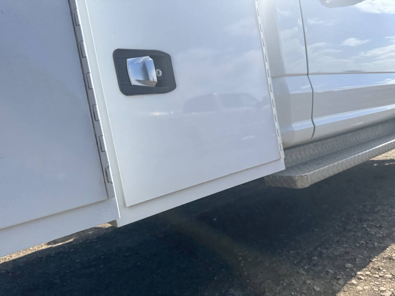 Used 2018 Ford F550 4x4 Regular Cab Super Duty image 17