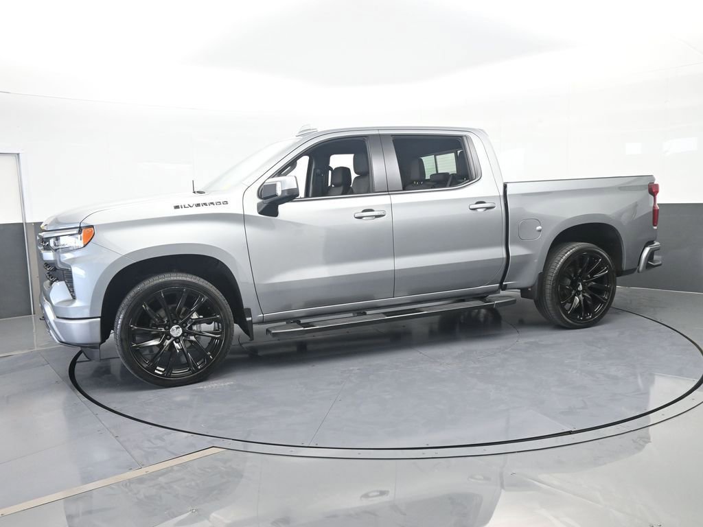 Used 2025 Chevrolet Silverado 1500 LTZ w/ Technology Package RWD image 2