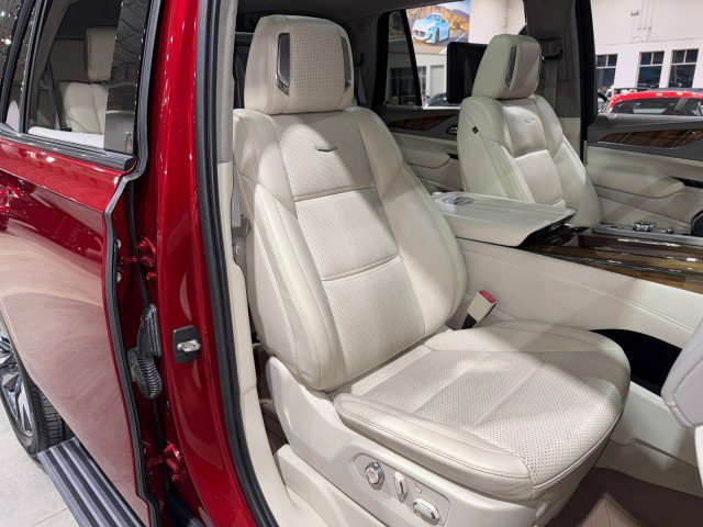 Used 2021 Cadillac Escalade Sport Platinum w/ Heavy-Duty Trailer Package image 67