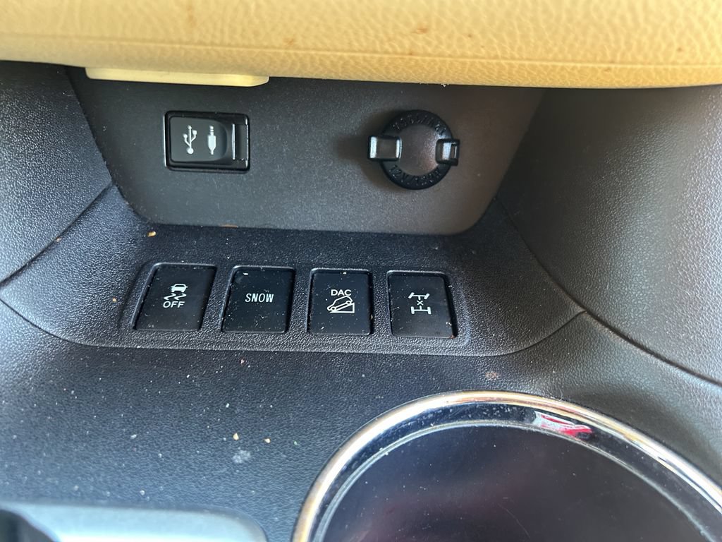 Used 2015 Toyota Highlander Limited Platinum AWD/4WD image 15