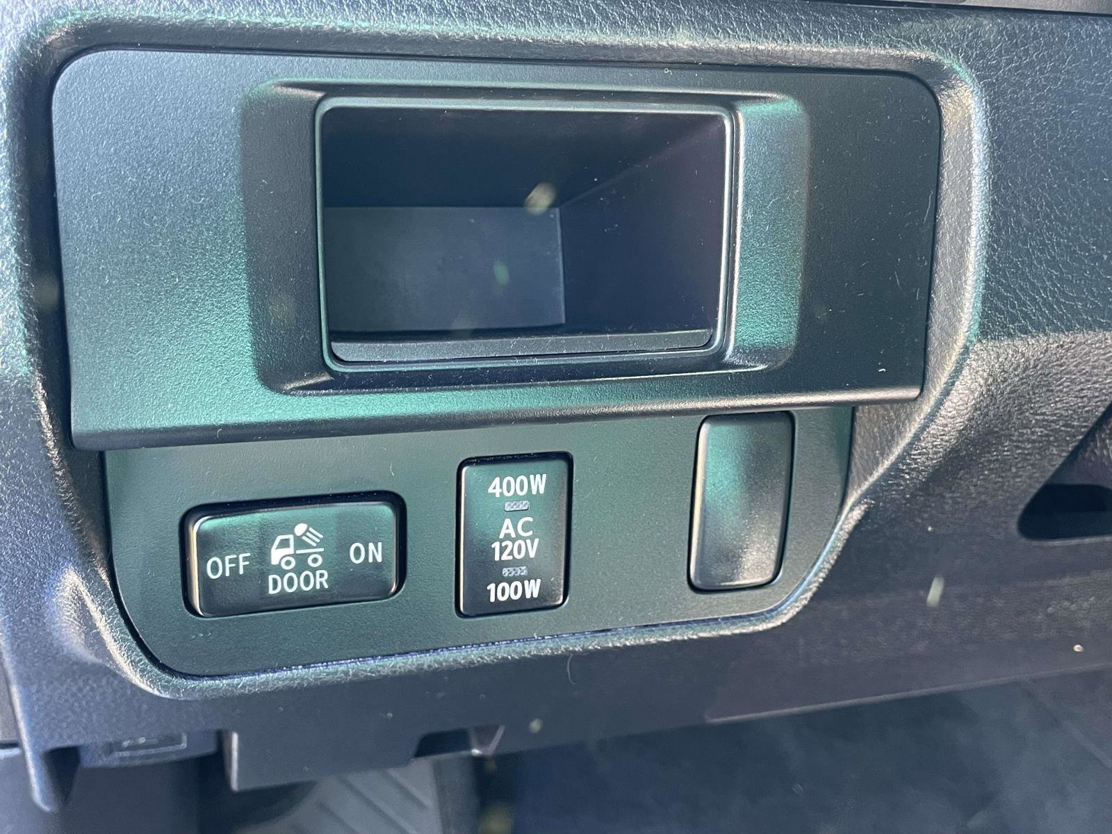 Used 2016 Toyota Tacoma TRD Sport w/ Premium & Technology Package RWD image 15