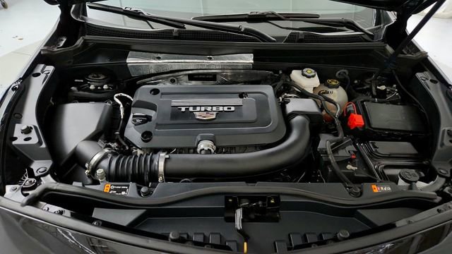 Certified 2023 Cadillac XT4 Luxury w/ Cold Weather Package image 17